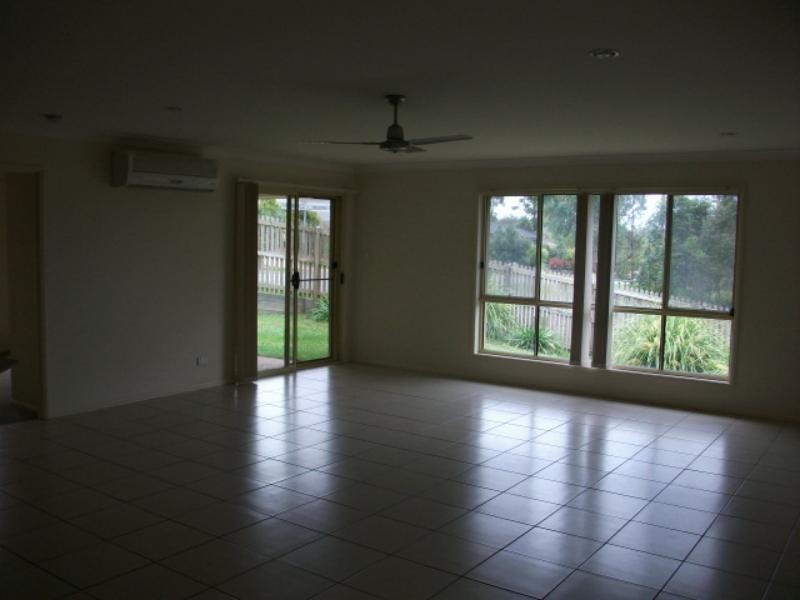 2/12 Eumundi  St, Ormeau QLD 4208