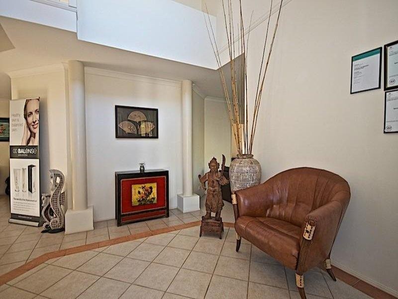 1 Delonix Ct, Arundel QLD 4214