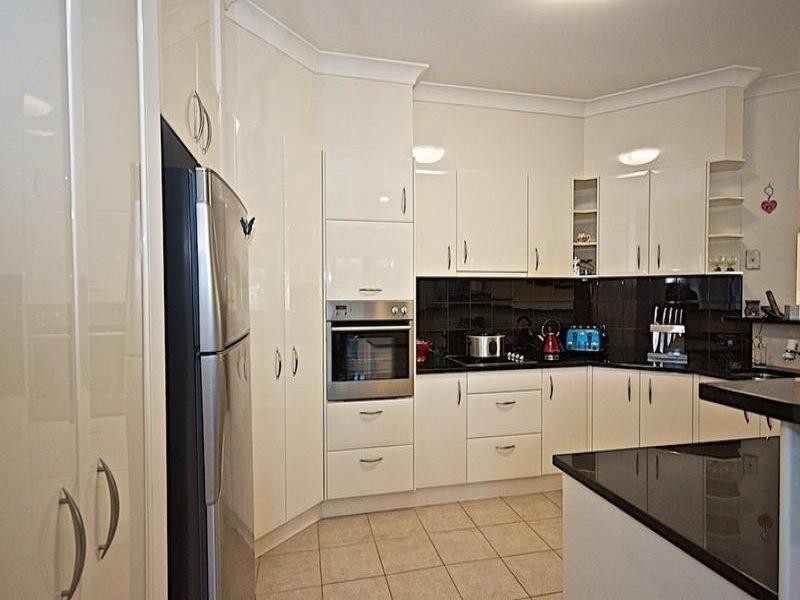1 Delonix Ct, Arundel QLD 4214