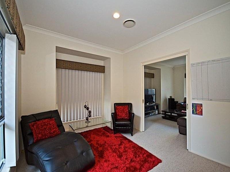 1 Delonix Ct, Arundel QLD 4214