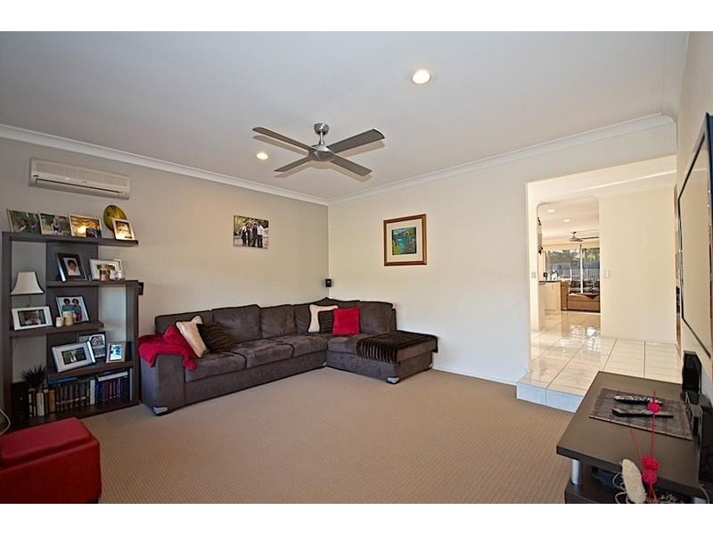 18 Forest Hills Ct, Parkwood QLD 4214