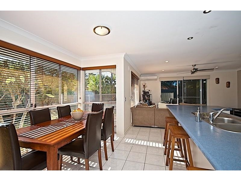 18 Forest Hills Ct, Parkwood QLD 4214