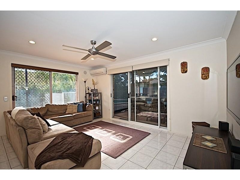 18 Forest Hills Ct, Parkwood QLD 4214