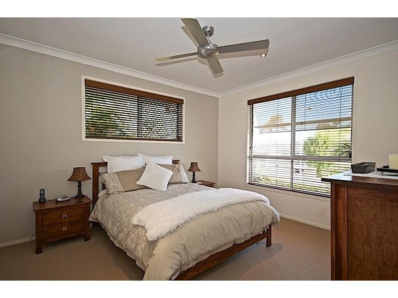 18 Forest Hills Ct, Parkwood QLD 4214