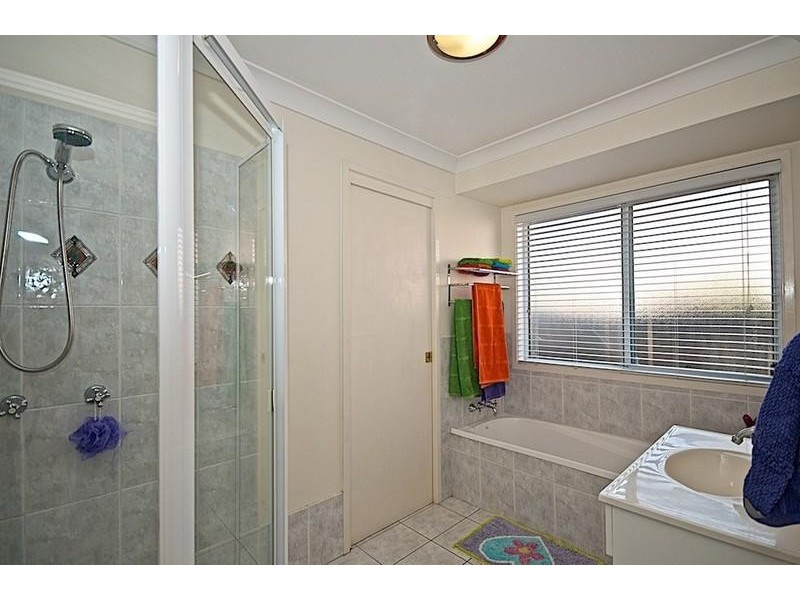 18 Forest Hills Ct, Parkwood QLD 4214