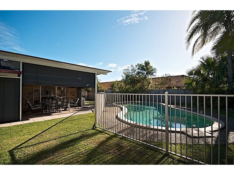 18 Forest Hills Ct, Parkwood QLD 4214