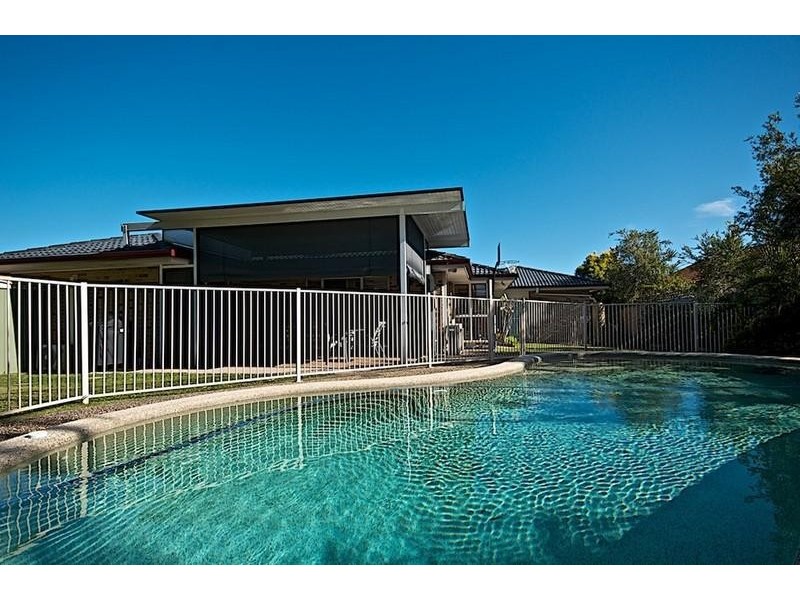 18 Forest Hills Ct, Parkwood QLD 4214