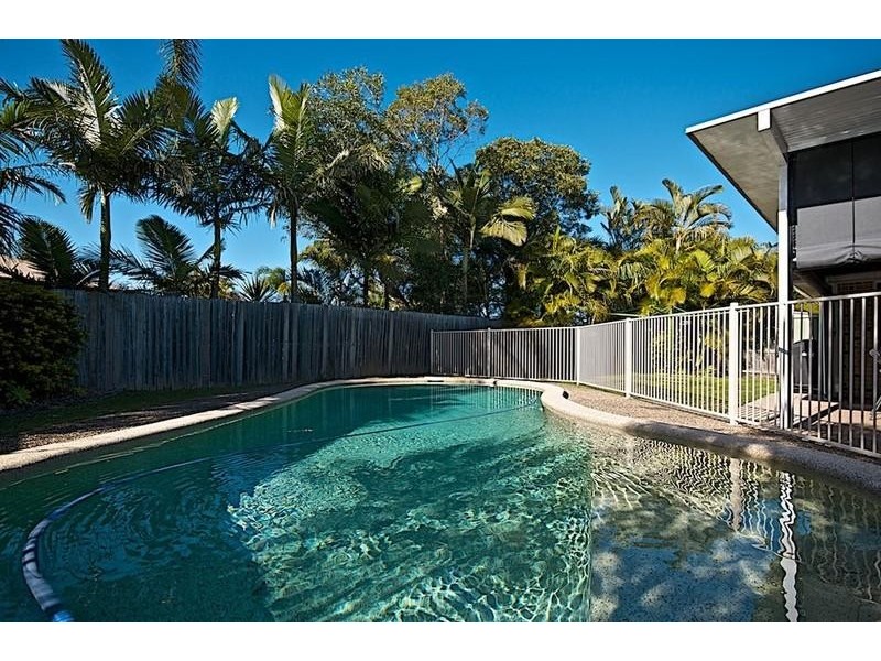 18 Forest Hills Ct, Parkwood QLD 4214