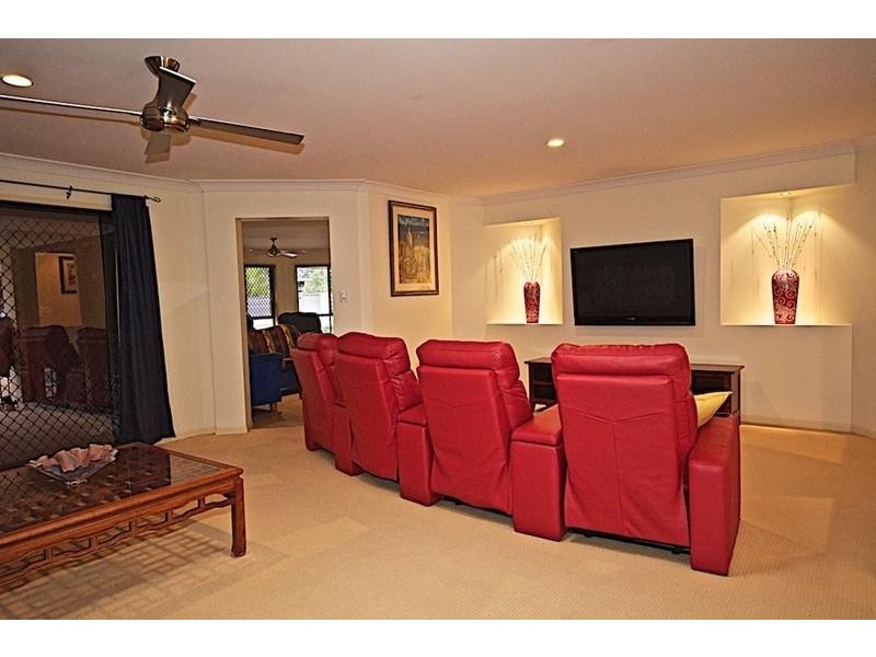 72 Arun Dr, Arundel QLD 4214