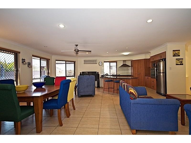 72 Arun Dr, Arundel QLD 4214
