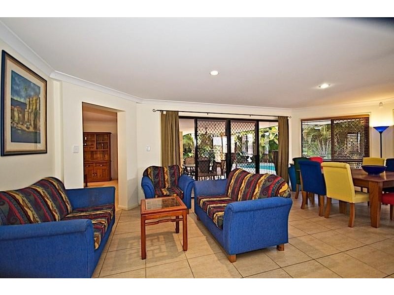 72 Arun Dr, Arundel QLD 4214