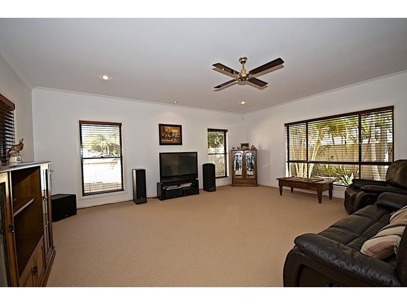 3 Adeliza Ct, Arundel QLD 4214