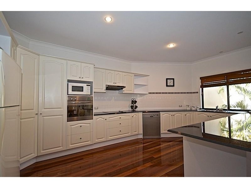 3 Adeliza Ct, Arundel QLD 4214