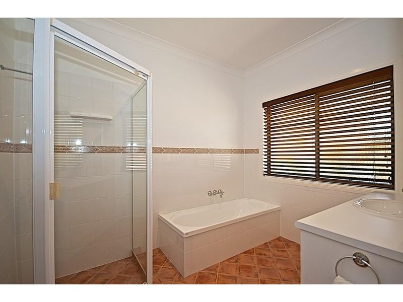 3 Adeliza Ct, Arundel QLD 4214