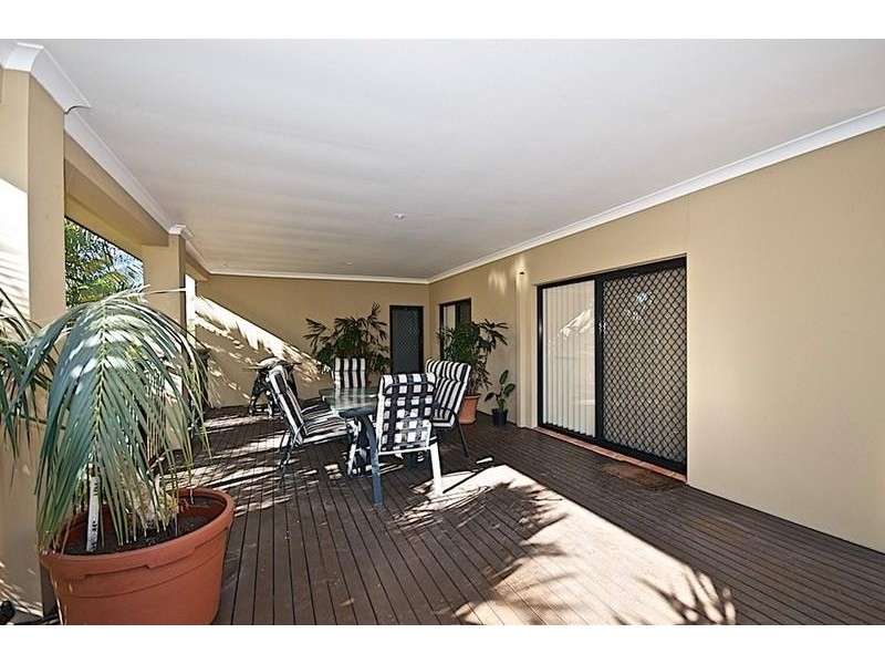 3 Adeliza Ct, Arundel QLD 4214