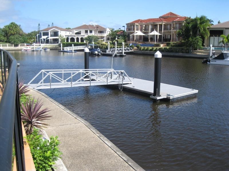 35 The Peninsula 0, Sovereign Islands QLD 4216