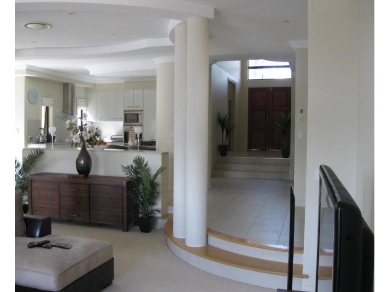 35 The Peninsula 0, Sovereign Islands QLD 4216