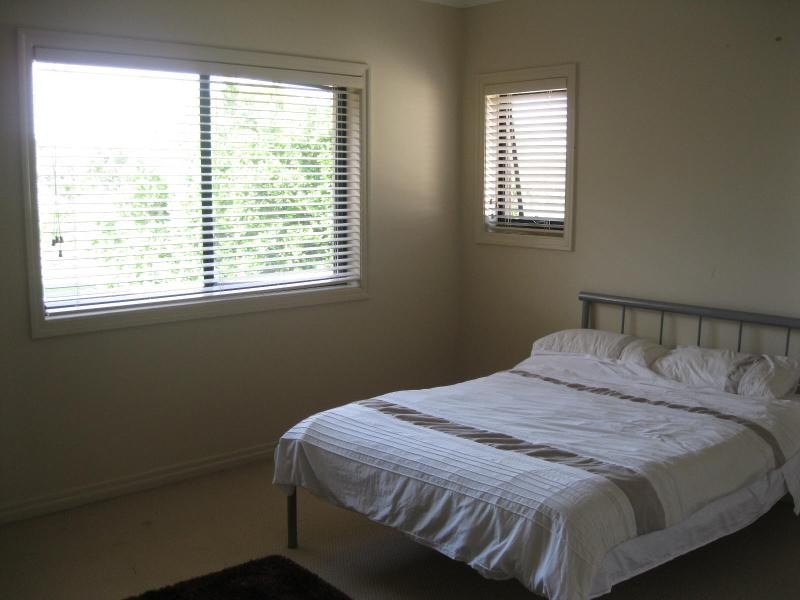 35 The Peninsula 0, Sovereign Islands QLD 4216