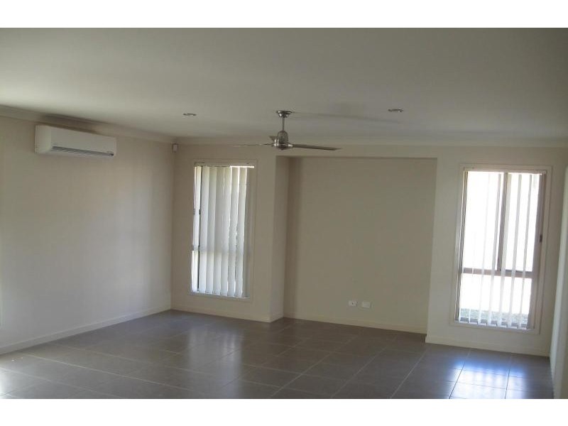 36 Sanctuary Pkwy, Waterford QLD 4133