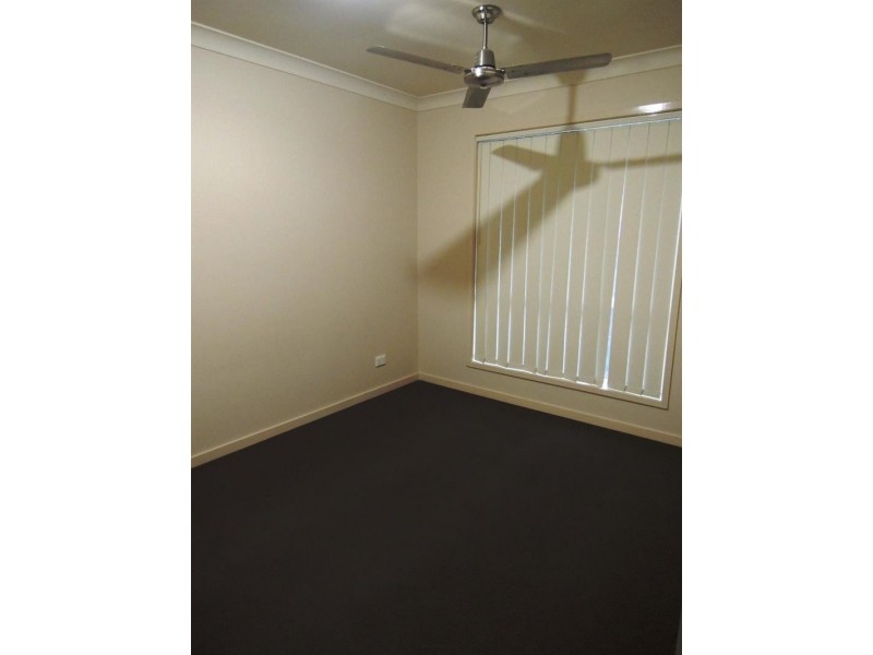 36 Sanctuary Pkwy, Waterford QLD 4133