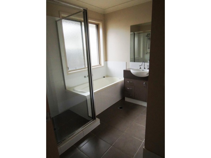 36 Sanctuary Pkwy, Waterford QLD 4133