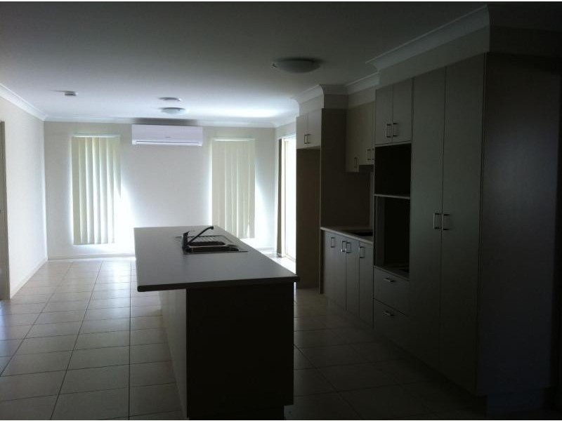 7 Montecarlo Cl, Loganlea QLD 4131