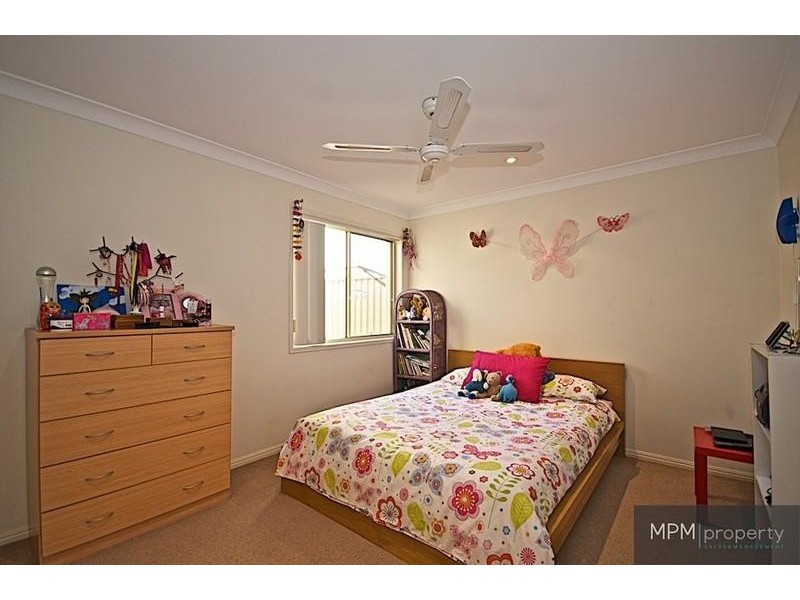 70 Tee Trees Bvd, Arundel QLD 4214