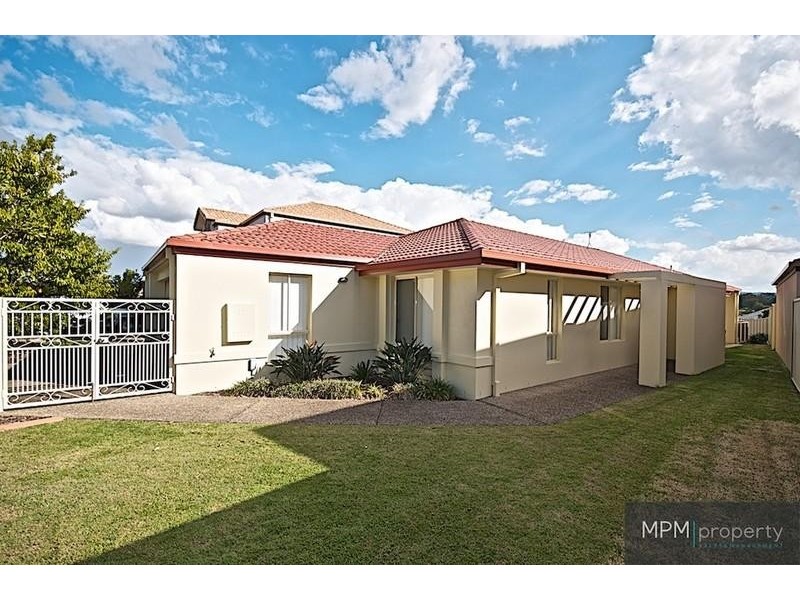 70 Tee Trees Bvd, Arundel QLD 4214
