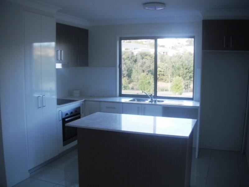 2/53 Springwood Ave, Pacific Pines QLD 4211