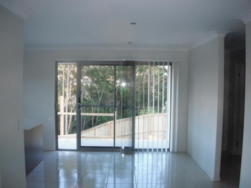 2/53 Springwood Ave, Pacific Pines QLD 4211