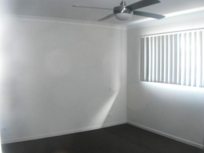 2/53 Springwood Ave, Pacific Pines QLD 4211