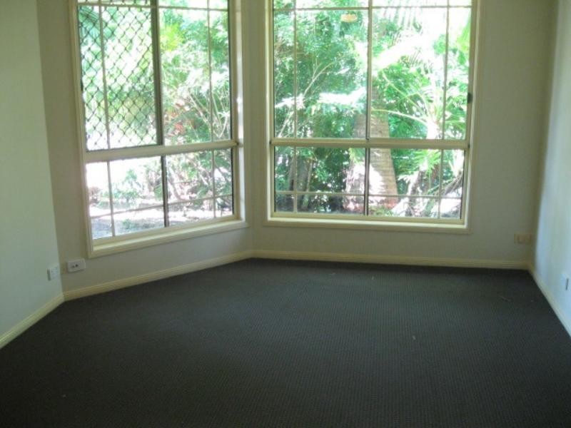 34 Alcott Ave, Parkwood QLD 4214