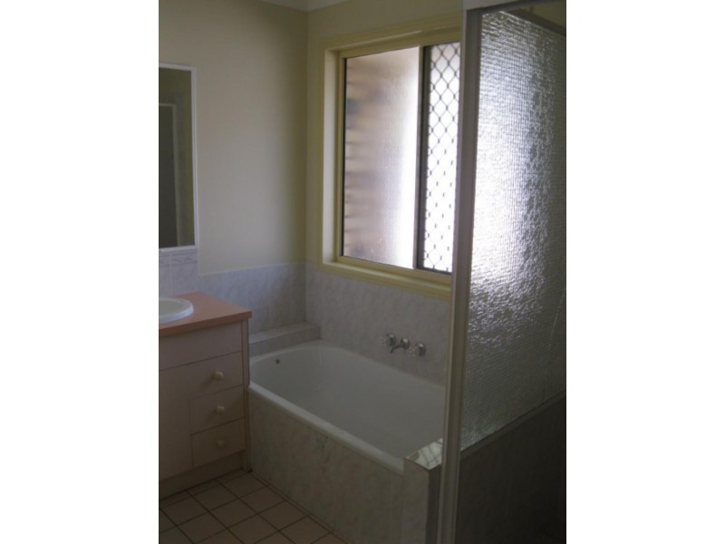 34 Alcott Ave, Parkwood QLD 4214