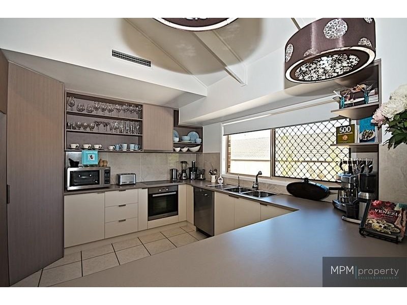 4 Bill Ct, Parkwood QLD 4214