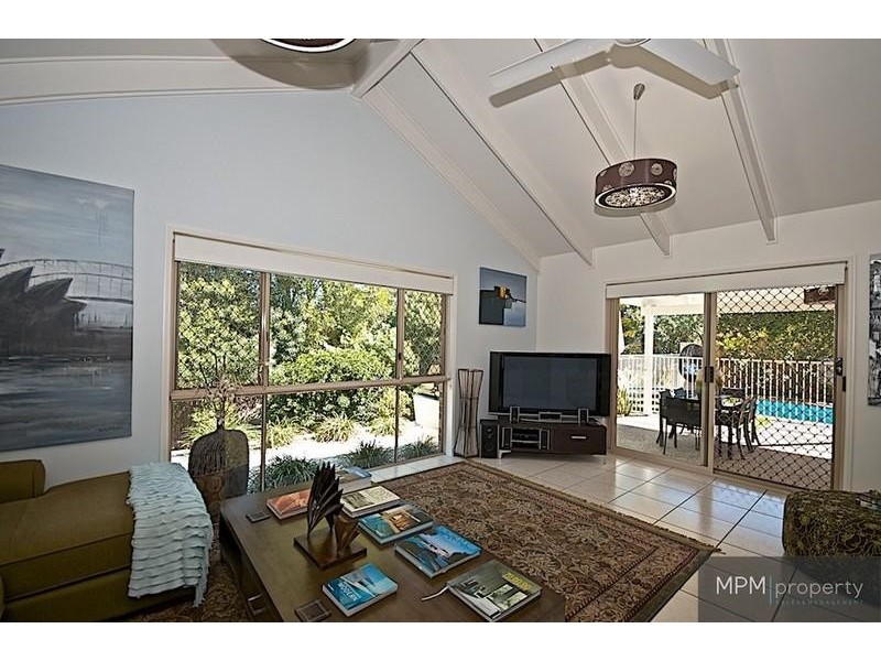 4 Bill Ct, Parkwood QLD 4214