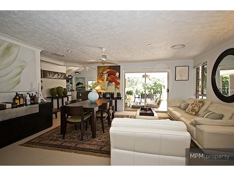 4 Bill Ct, Parkwood QLD 4214