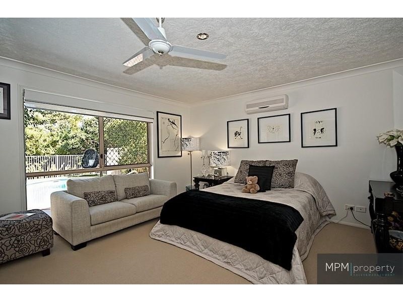 4 Bill Ct, Parkwood QLD 4214