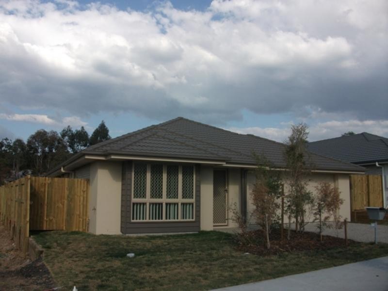 32 Valentine St, Augustine Heights QLD 4300