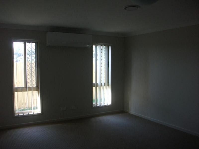 32 Valentine St, Augustine Heights QLD 4300