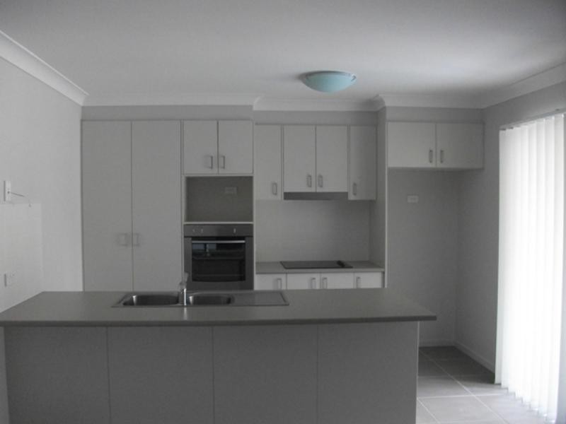 32 Valentine St, Augustine Heights QLD 4300