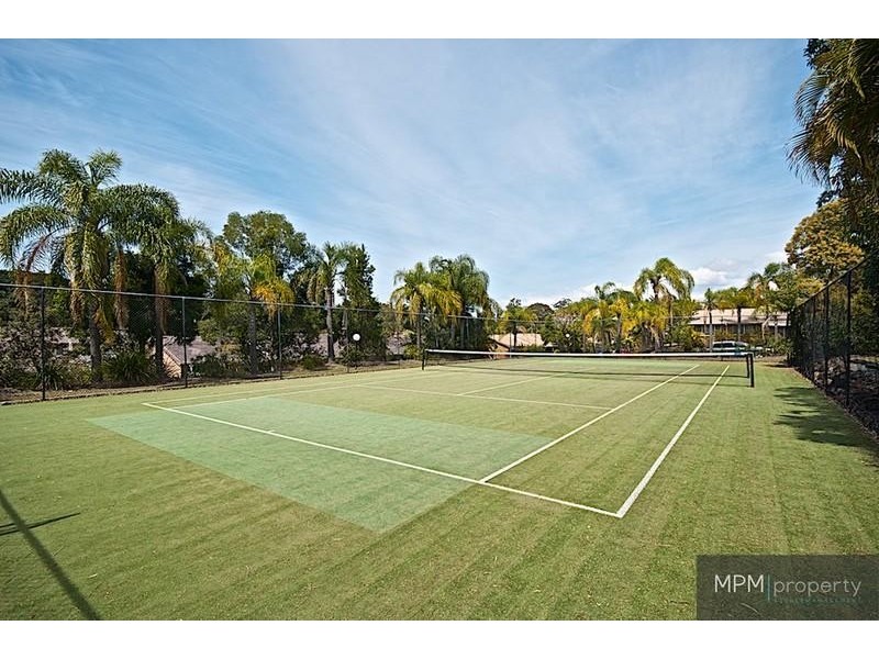 69/33 Edmund Rice Dr, Southport QLD 4215