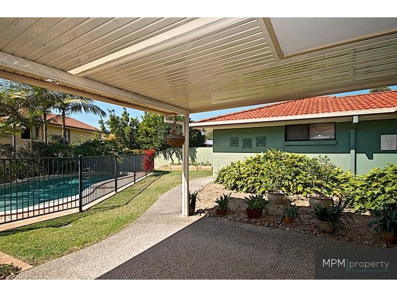 16 Petworth Ct, Arundel QLD 4214