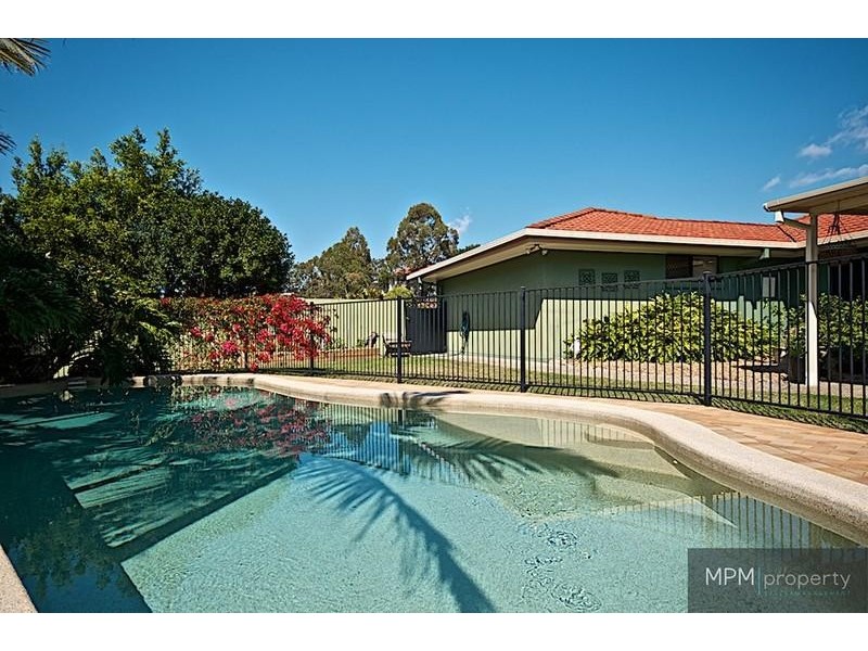 16 Petworth Ct, Arundel QLD 4214