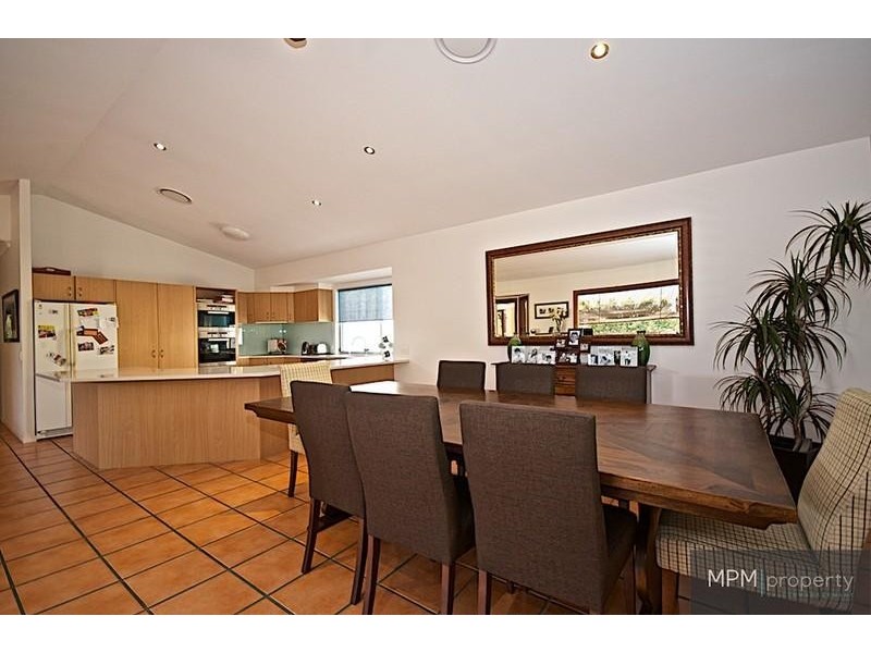 20 Hazel Ct, Arundel QLD 4214