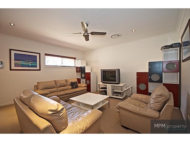 20 Hazel Ct, Arundel QLD 4214