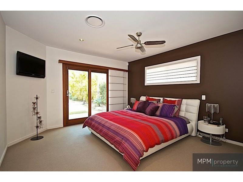 20 Hazel Ct, Arundel QLD 4214