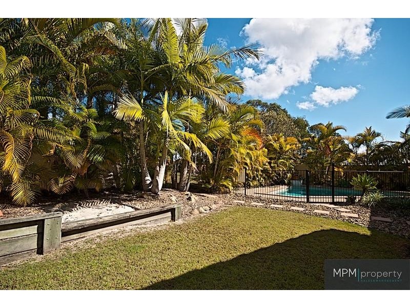 20 Hazel Ct, Arundel QLD 4214