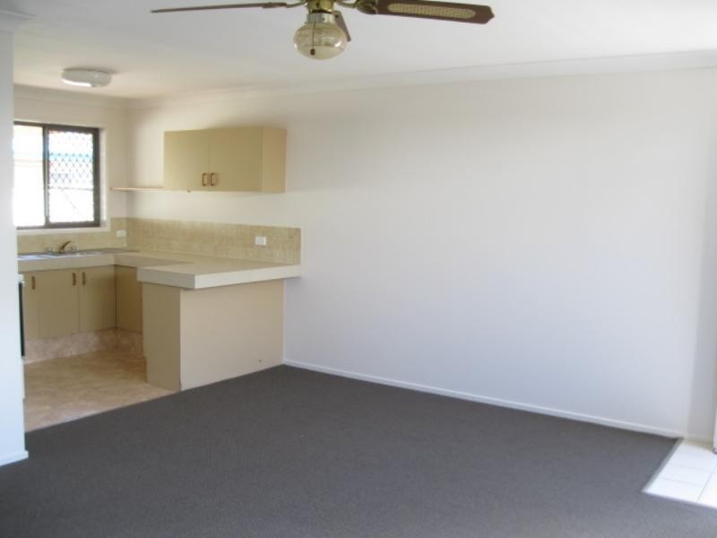 1/26 Rouen  Ave, Paradise Point QLD 4216