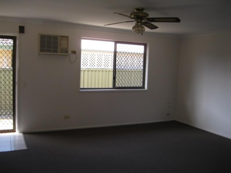 1/26 Rouen  Ave, Paradise Point QLD 4216
