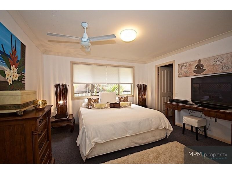 19 Ballybunion Dr, Parkwood QLD 4214